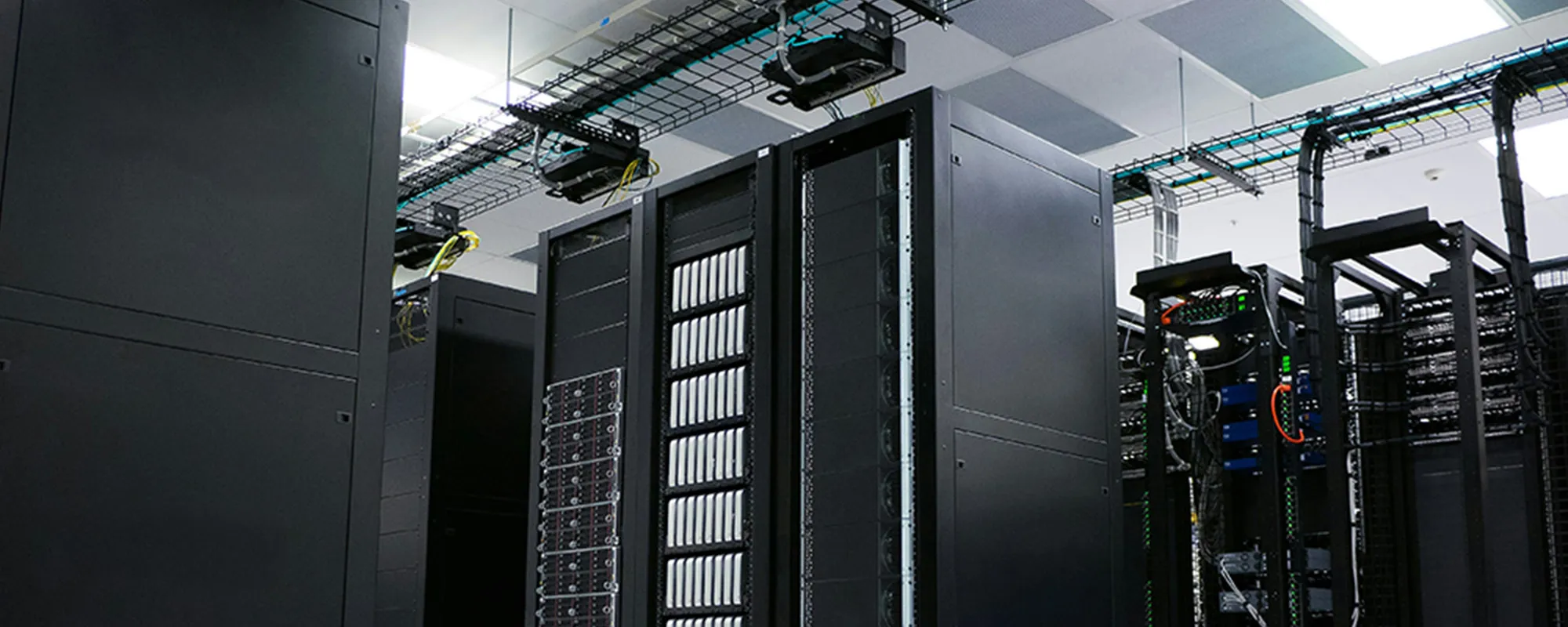 クラウドを最大活用したアプリケーション開発・移行をしたい企業様向けイメージ画像